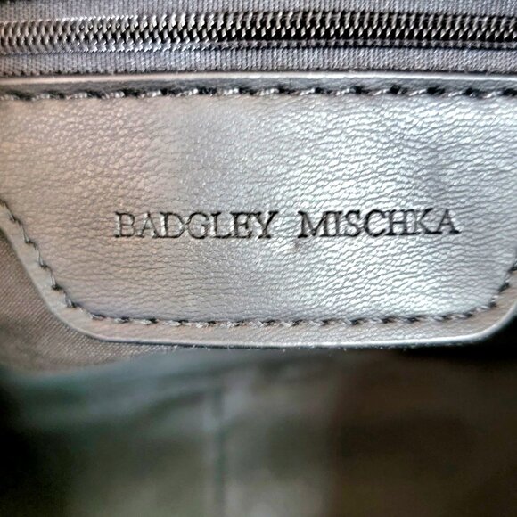 Badgley Mischka Black Slouchy Women’s Crossbody Handbag w/ Bow~ Non-Smkng ~ NWT - Picture 9 of 9